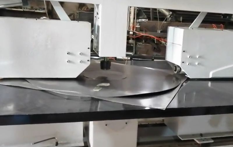 越南定制合作案例，**雙頭剪圓機